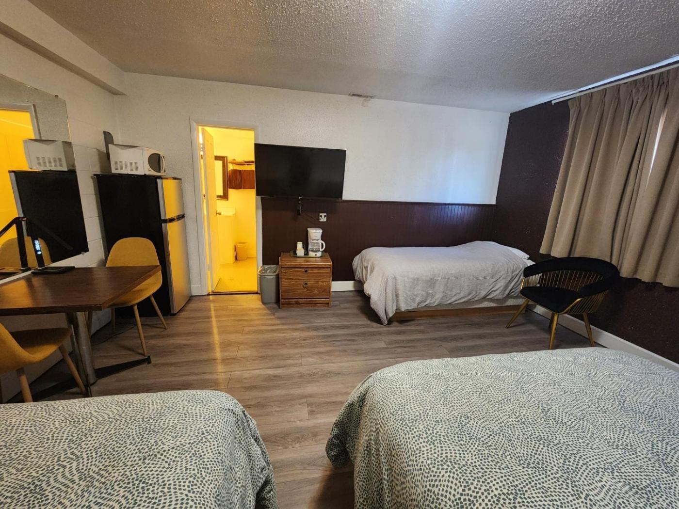 Centennial Motel Kindersley Exterior foto